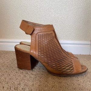 Women’s Size 10 Vince Camuto Sandals with Heel